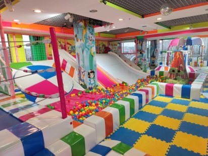 Продається діючий дитячий розважальний центр у Львові Львов