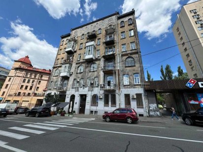 Продається офіс у  центрі Києва за адресою вул. Олеся Гончара, 74А Київ