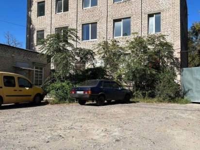 Продам 3-х эт. здание на красной линии, ул.Белелюбского 42 а Дніпро