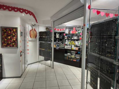 Проодам срочно магазин-студия 88кв Київ