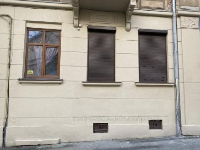 Продаж комерції  52 м² вул. Бандери-Єфремова Львів
