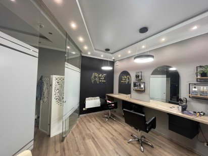 Салон красоты (с арендатором) , 70 кв.м. , действующий бизнес ! Київ