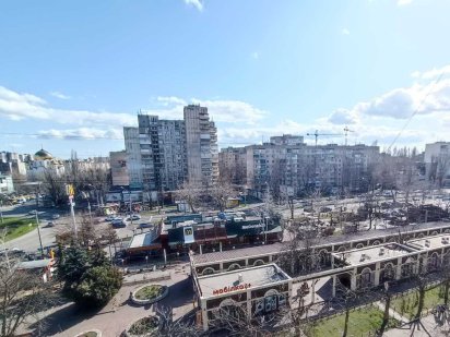 Фасад под любой бизнес в самом центре Таирова на Глушко. Эксклюзив! Одесса