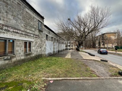 Продаж фасадного приміщення під автосервіс, СТО чи автомийку) Київ