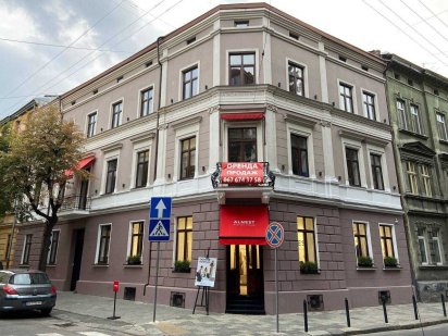 Будинок в центрі Львова (комерційне приміщення) Львів