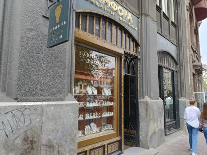 Нежитлове приміщення у підвалі - м. Львів, вул. Князя Романа, 6 Львів