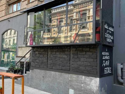 Фасадное помещение 18кв.м. улица Большая Житомирская Киев