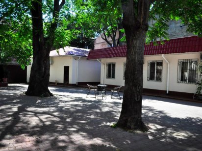 Продается бизнес - помещение  рядом с Ж\Д вокзалом в тихом переулке. Одеса