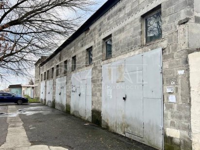 Продаж фасадного приміщення  під СТО,автомийку чи автосервіс,5 заїздів Київ