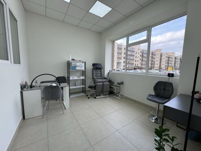 Продаж - комерційне приміщення з орендарями , від власника Агрономичное