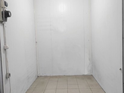 Терміново продаеться  магазин з торговим місцем на ринку Провесинь Львів