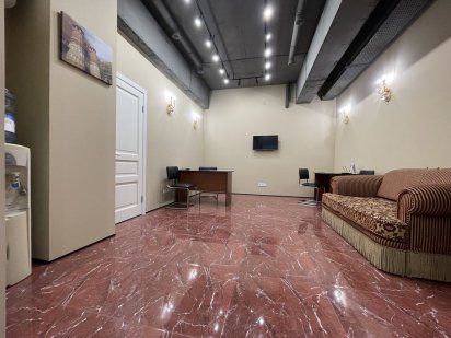 Продаж офиса 32кв.м на 4 поверсі Київ