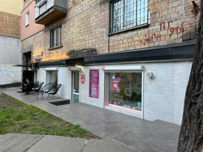 Дорогожичі, фасадне приміщення 82м2 (кавʼярня і салон), вул. Ольжича Киев