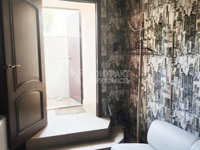 Продажа офиса на цокольном этаже, центр Харьков