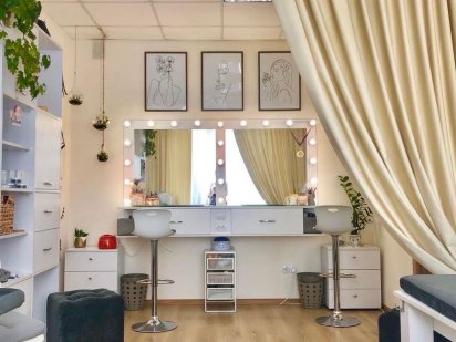 Продаж студії краси Соломоново