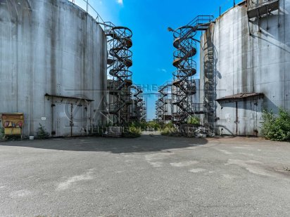 Продаж виробничо-складських приміщень 5400 м2 4.9 Га с.Білогородка Белогородка