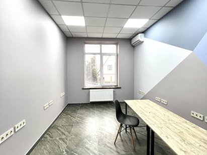 Офісне приміщення 113,8 м² в ЖК Аметист з окремим входом Петропавловская Борщаговка