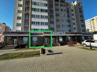 Ексклюзивне Комерційне приміщення. Фасад озерний гай Гатное