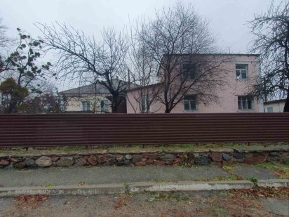 Фасад. Центр Таращі.Продаж частини будинку Тараща