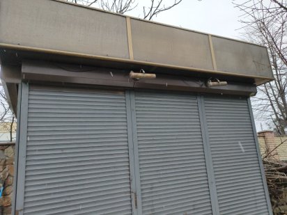 Продаж кіоску. 6 м2 є металеві ролети, металеві двері. Самовивіз. Княжичі