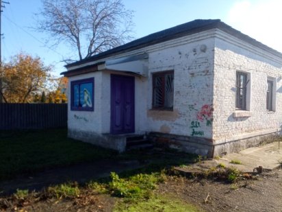 Будівля нерухомість в центрі міста Гребінка