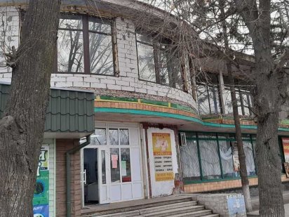 Частина будівлі ресторану Дніпро 806 кв м, вул. Київська, буд. 45/15 Градижск