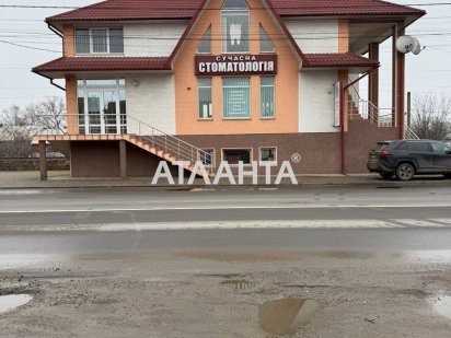 Оренда приміщення та/або будинку в центрі с-ща Лужани - 252 м2 Лужаны