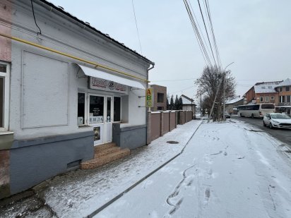 Здам продуктовий магазин 50 м2 Берегово напроти басейна Закарпаття Берегово