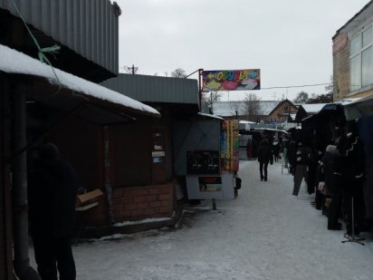 Аренда роллет ЦКР,магазин "Рушничок",центральный проход. Каменское