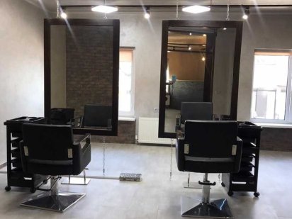 Сдам в оренду парикмахерское кресло  в шикарном  помещении Вышгород Вышгород