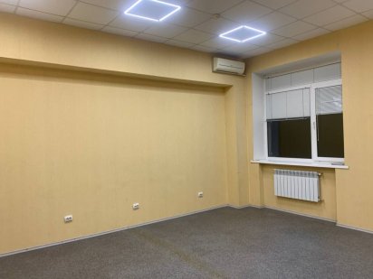 Здається приміщення. Кам'янець-Подільський