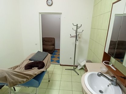 Здається косметологічний кабінет. Кам'янець-Подільський