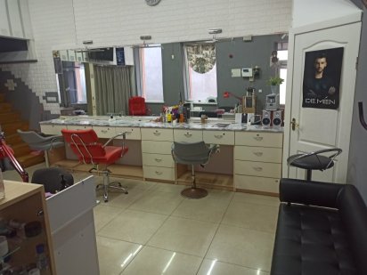 Здаються в оренду салон..або робочі місця майстрів  візажу,манікюру,пе Мукачево