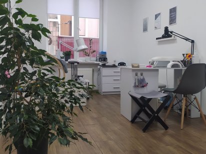 Шукаю бьюті майстра для спільної оренди Сарни