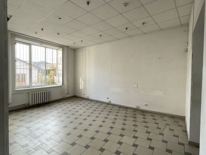Оренда від власника 207кв2 фасадний вхід Стрый