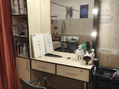 Здаються в оренду робочі місця перукаря, майстра манікюру, масажиста Трускавец