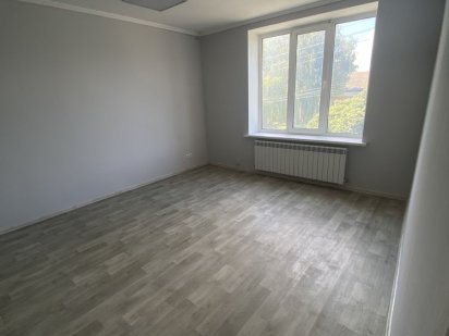 Приміщення під офіс, салон і т.д. в центрі міста- 3 кабінети Умань