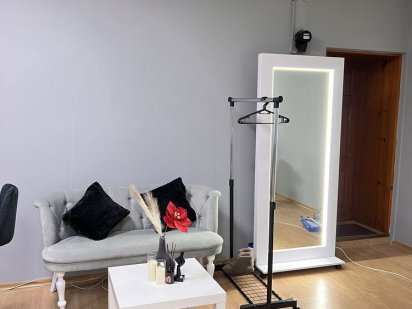 Здам в оренду місце в затишній студії Умань