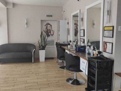 робоче місце в салоні краси "Vizavi", манікюр Хмельник