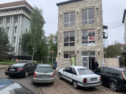 Оренда 70 м.2  1 поверх в Центрі міста Хуст