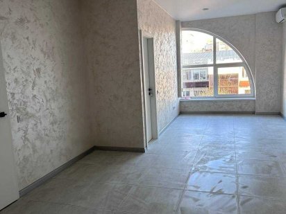 Самий центр міста. Приміщення з гарним ремонтом. Світло не вимикають. Хмельницький