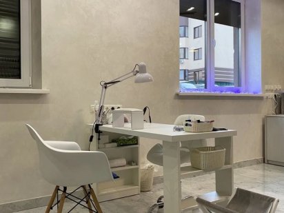 Срочно сдам рабочее место для мастера Маникюра ЖК София  , Вишневое Вишневое