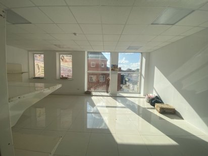 Оренда з водою на Таращанськомупід Магазин,масаж, шугарінг, косметолог Белая Церковь