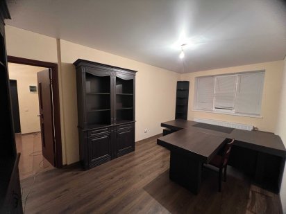 Офіс по Варшавській трасі біля магазину Лябукет Полтавська 6 Буча