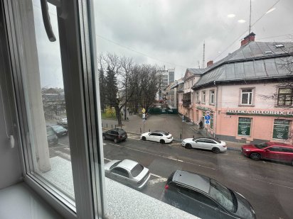 Оренда приміщення під офіс. 50м2. ЦЕНТР. вул. Мазепи 6 Івано-Франківськ