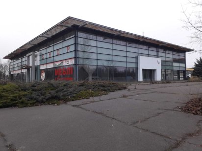 Здам колишній автосалон Mitsubishi Кременчук