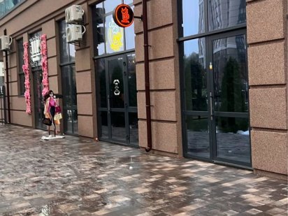 Центральний 2, комерція з ремонтом, фасад Ірпінь