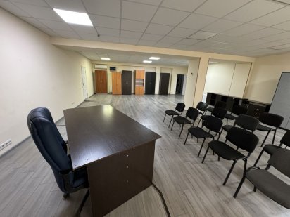 Оренда офісу з ремонтом, меблями, 180,3 м.кв, всі коммунікації Кривий Ріг