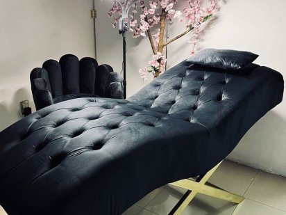 Оренда кушетки в салоні ,центер Івано-Франківськ