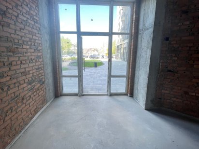 Здам фасадне приміщення з виходом на центральну алею. БЕЗ КОМІСІЇ! Ірпінь